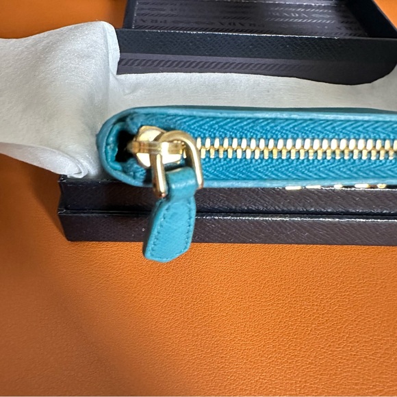 Prada Key Zip Pouch Made in Italy Authentic - Picture 5 of 16